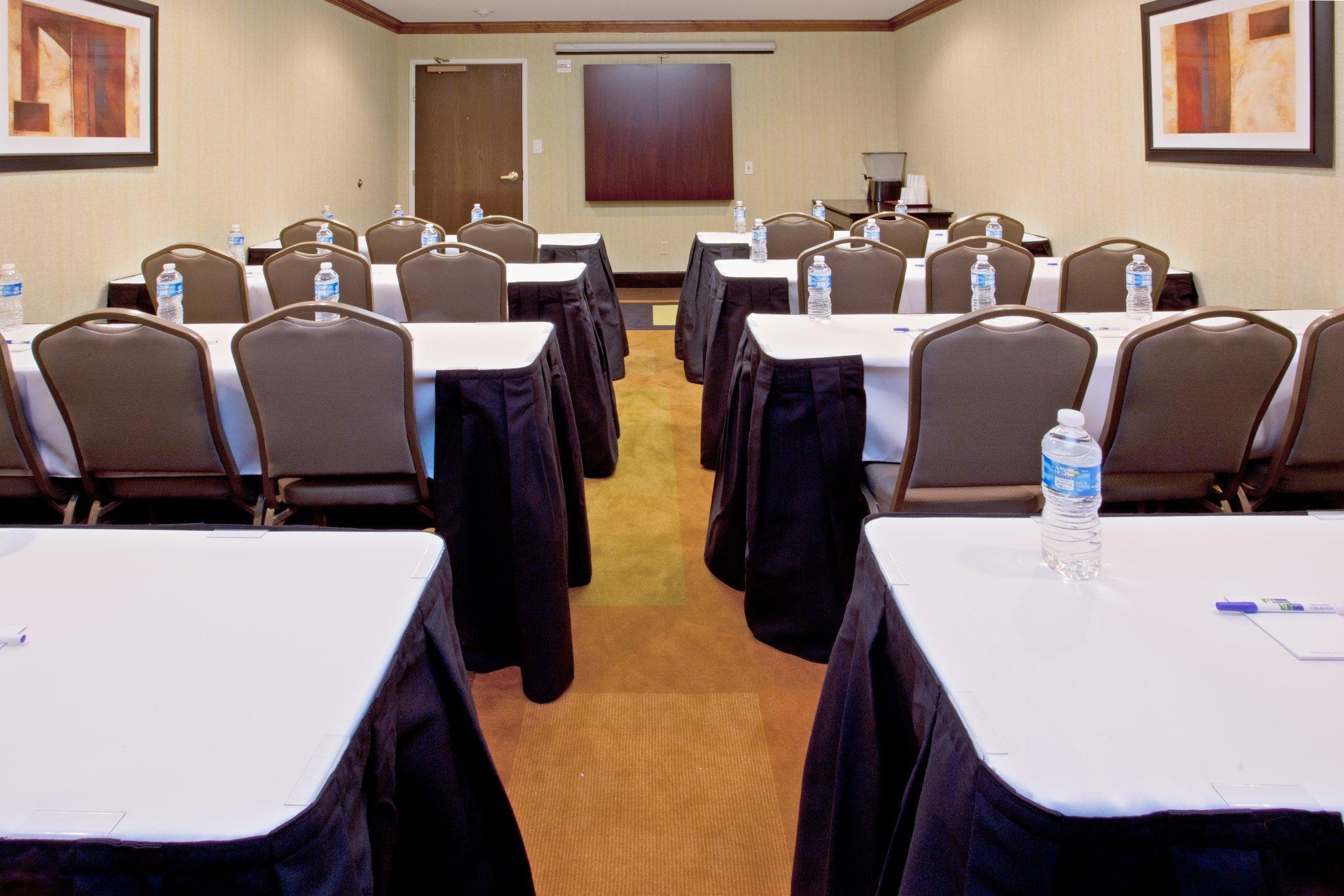 Holiday Inn Express Arlington Interstate 20 Parks Mall By Ihg Exterior foto