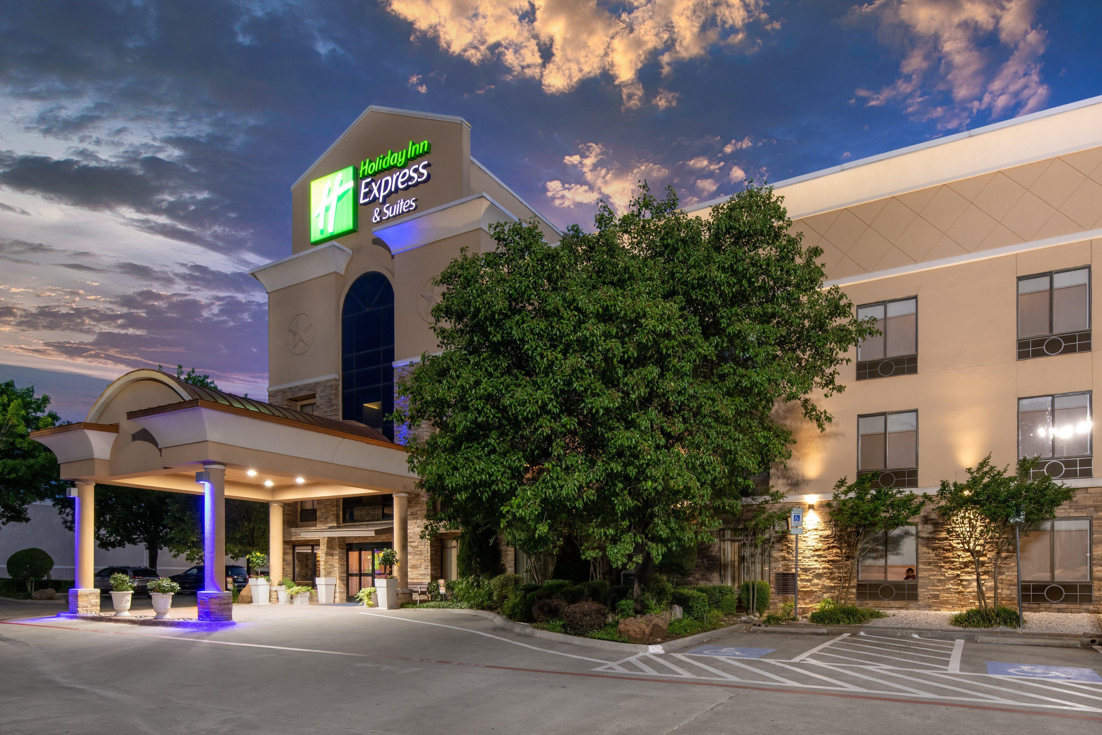 Holiday Inn Express Arlington Interstate 20 Parks Mall By Ihg Exterior foto